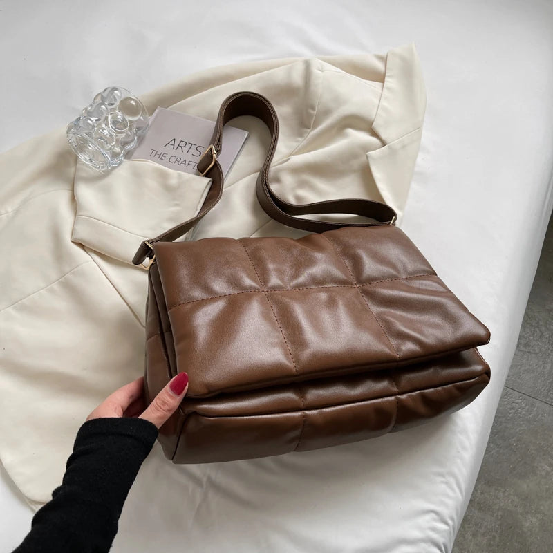 2021 Winter Fluffy Ladies Shoulder Bag Quilted Plaid Luxury Designer Handbag Minimalist Female Flap Crossbody Bags