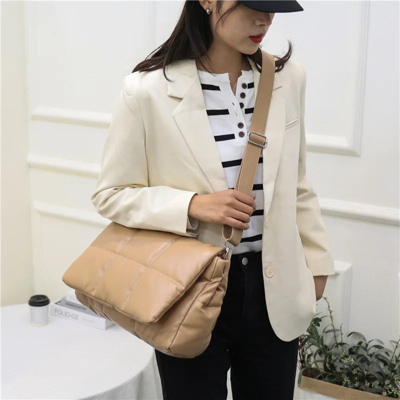 2021 Winter Fluffy Ladies Shoulder Bag Quilted Plaid Luxury Designer Handbag Minimalist Female Flap Crossbody Bags