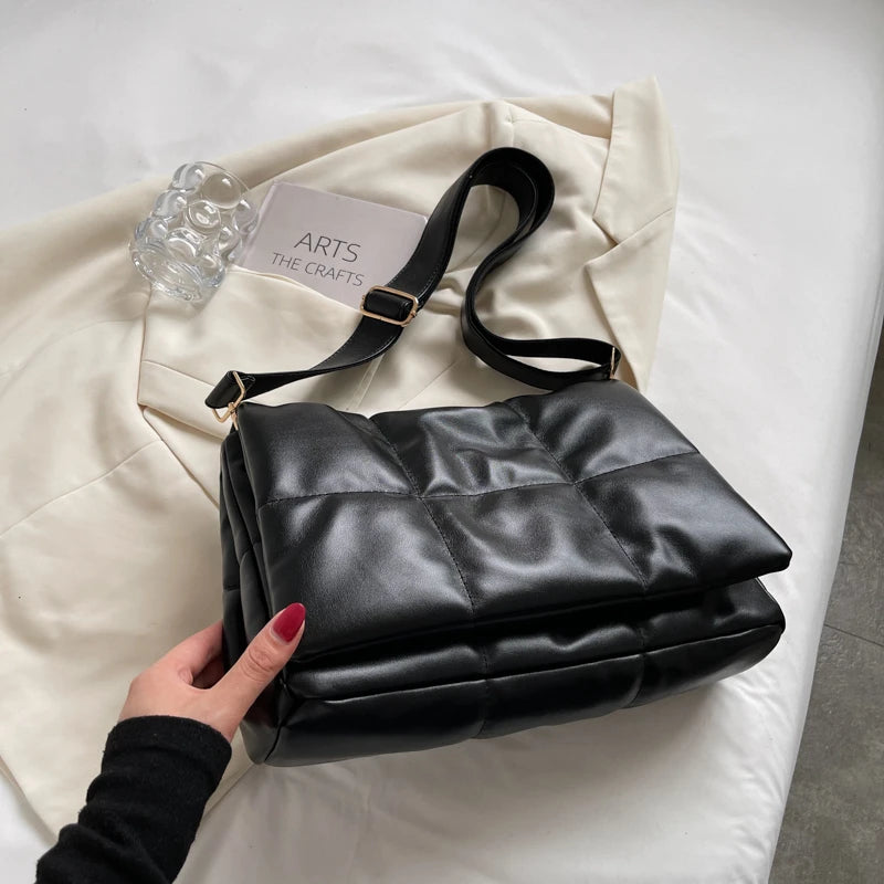 2021 Winter Fluffy Ladies Shoulder Bag Quilted Plaid Luxury Designer Handbag Minimalist Female Flap Crossbody Bags