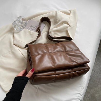 2021 Winter Fluffy Ladies Shoulder Bag Quilted Plaid Luxury Designer Handbag Minimalist Female Flap Crossbody Bags