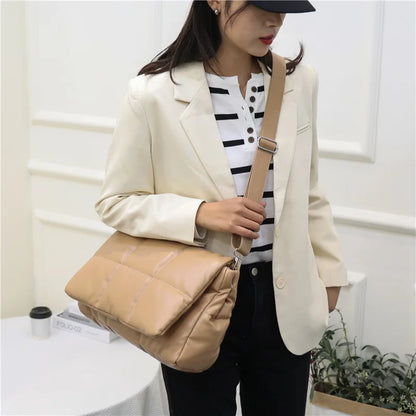 2021 Winter Fluffy Ladies Shoulder Bag Quilted Plaid Luxury Designer Handbag Minimalist Female Flap Crossbody Bags